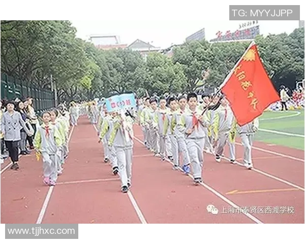 周芳专访:从绿茵场到人生舞台的足球旅程回顾与展望